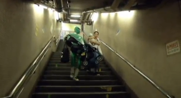 tokyo-subway-superhero